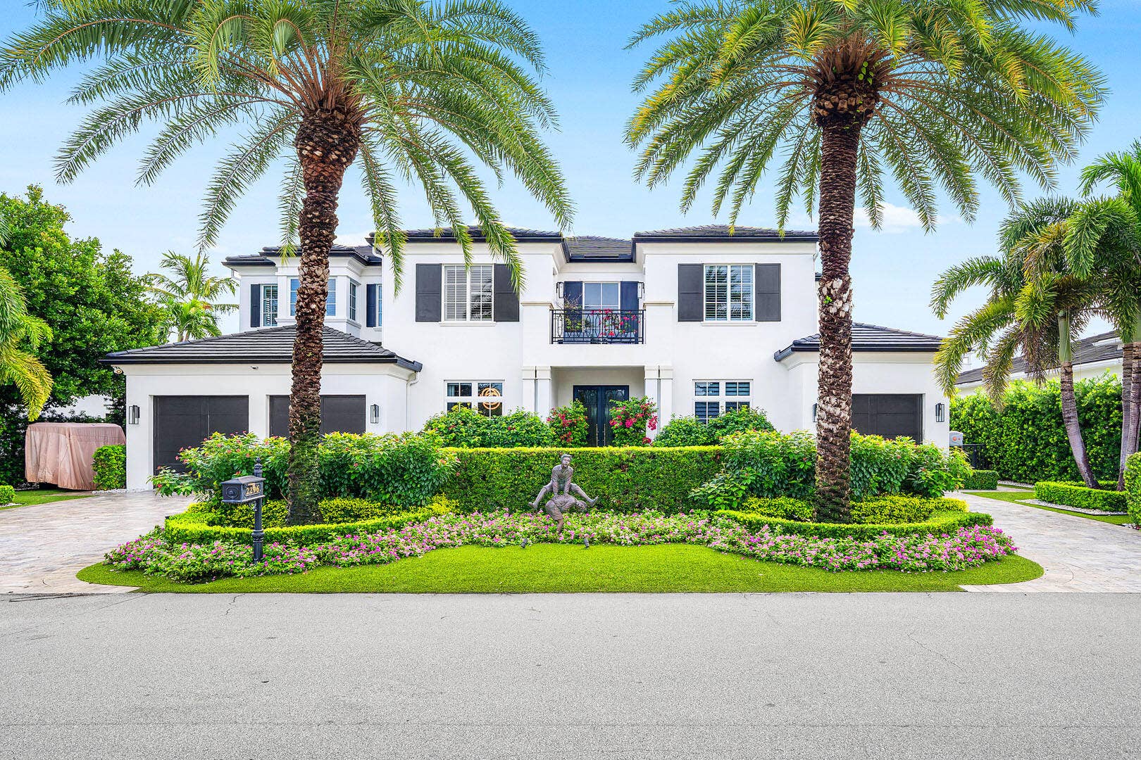 2296_Acorn_Palm_Road_02