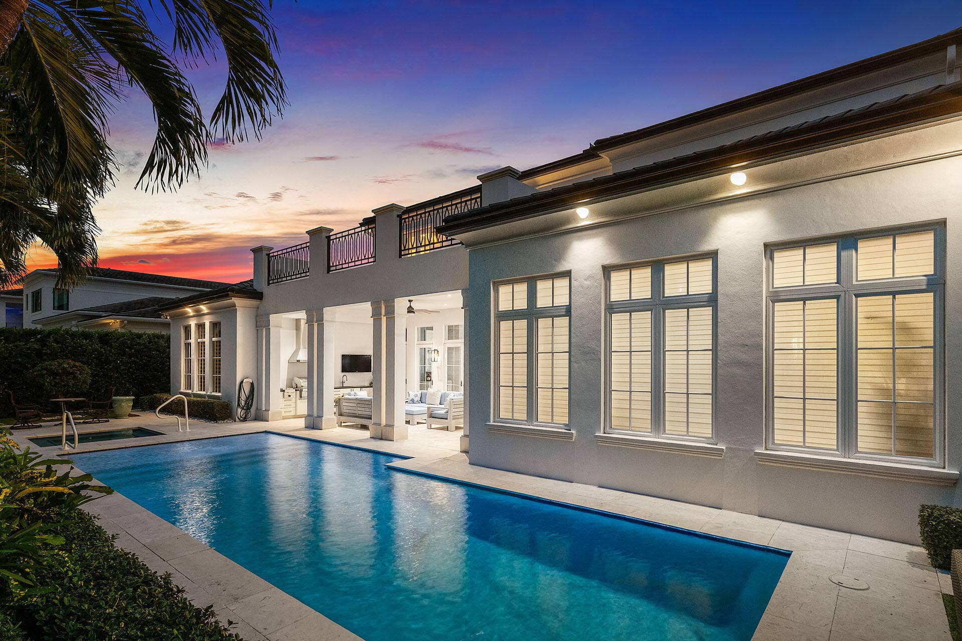 2296_Acorn_Palm_Road_Dusk_11