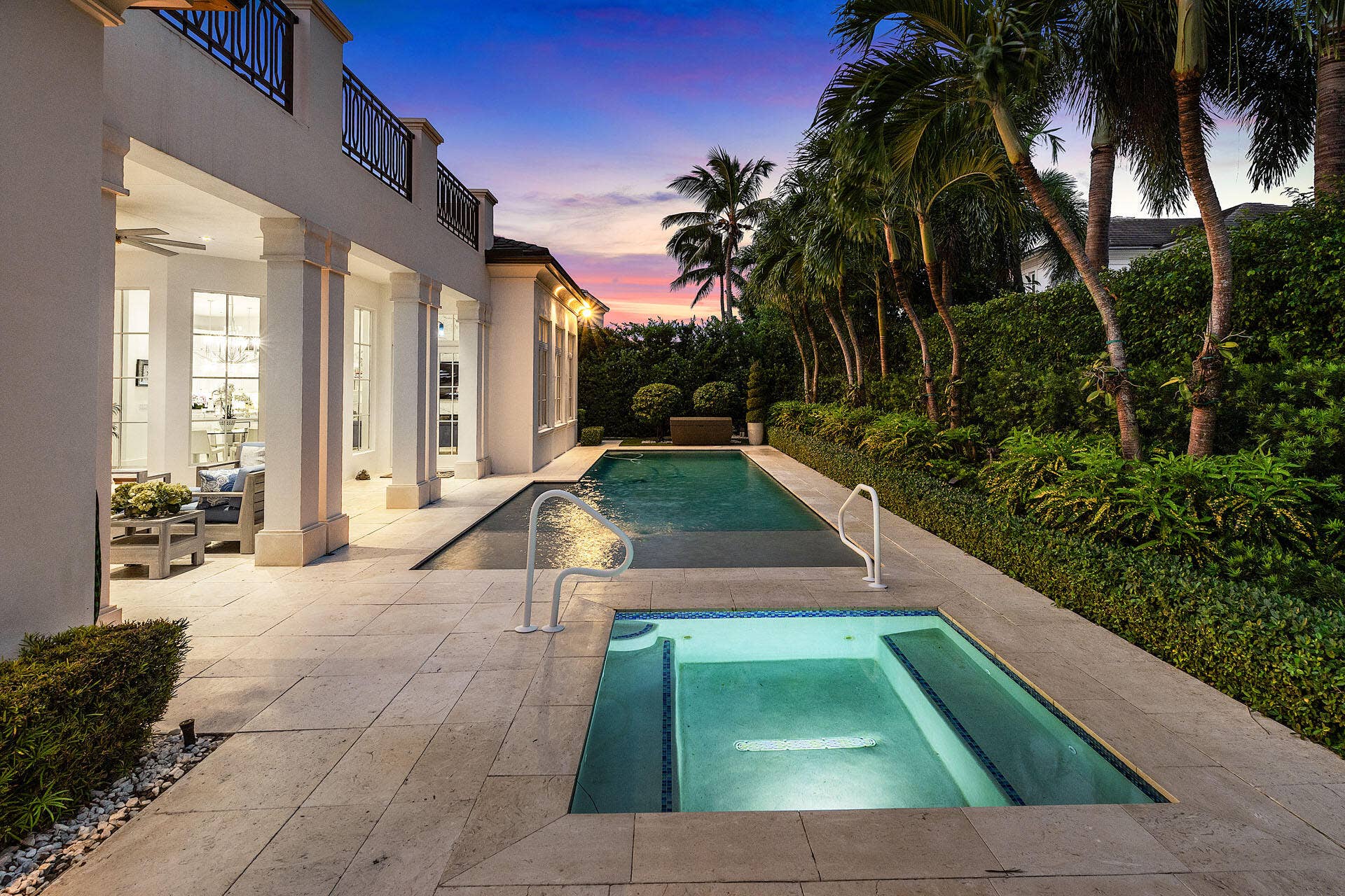 2296_Acorn_Palm_Road_Dusk_08