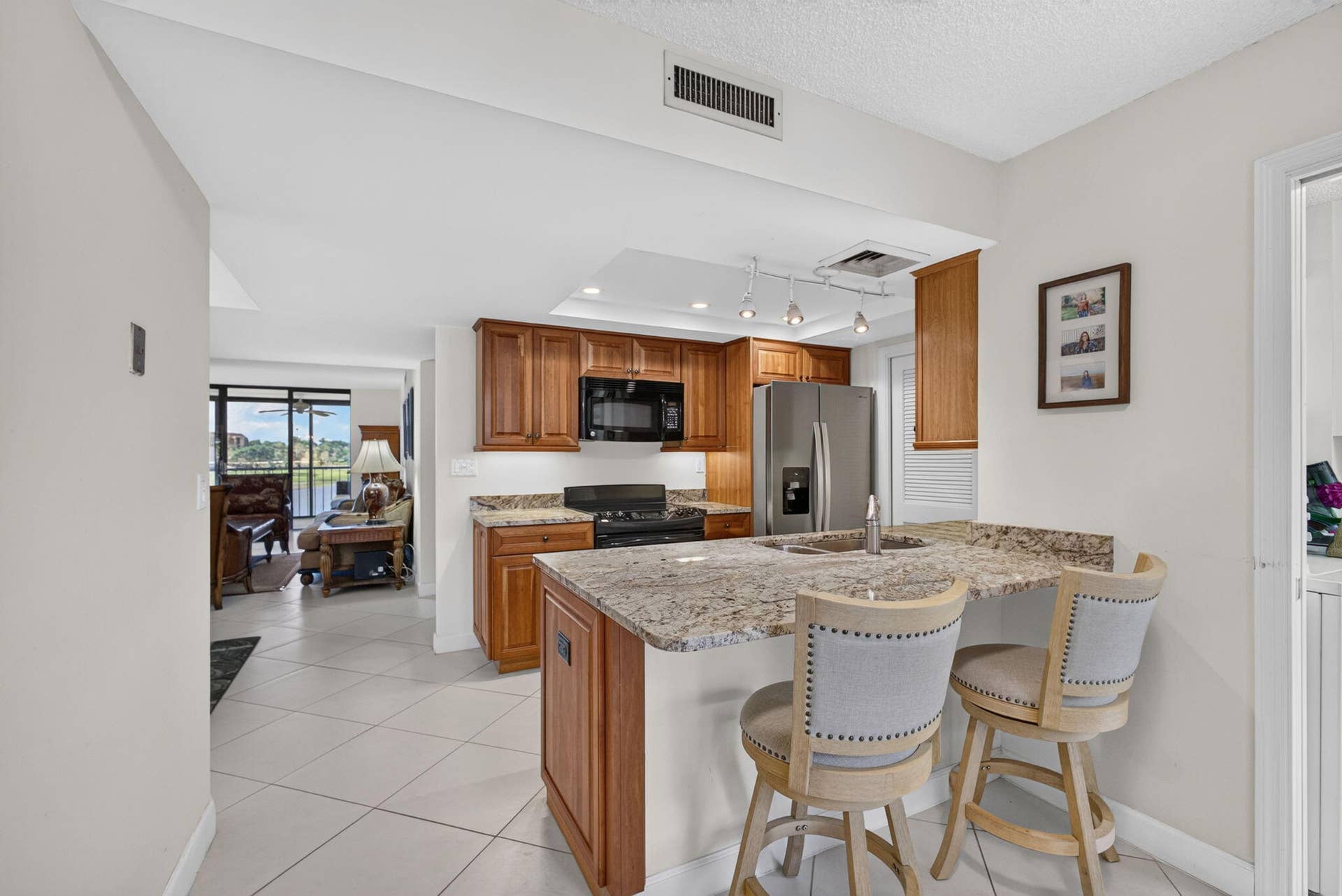 5344 WOODLAND LAKES Drive, #225, Palm Beach Gardens, FL 33418 35-web-or-mls-WL - Kitchen