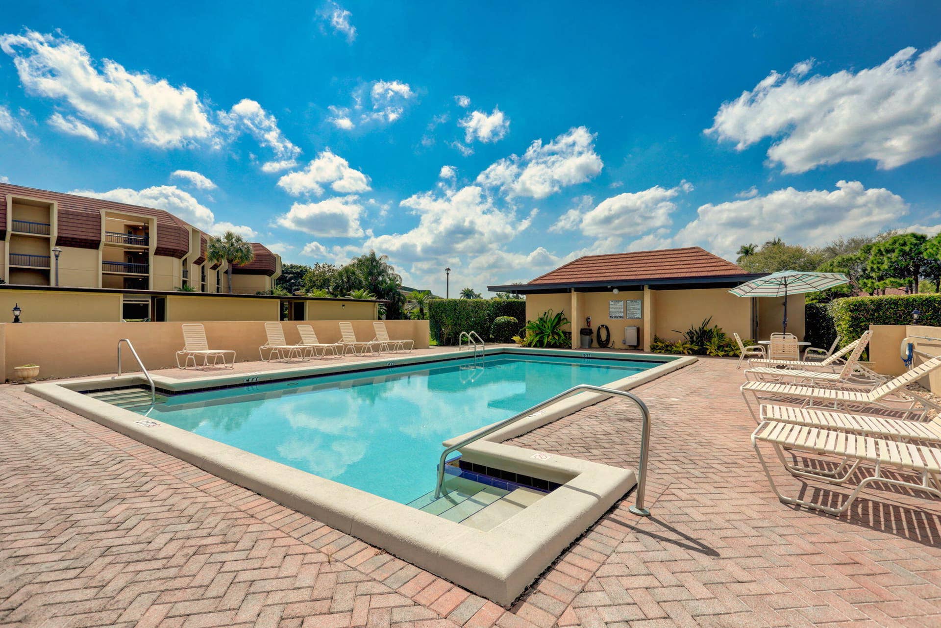 5344 WOODLAND LAKES Drive, #225, Palm Beach Gardens, FL 33418 Pool