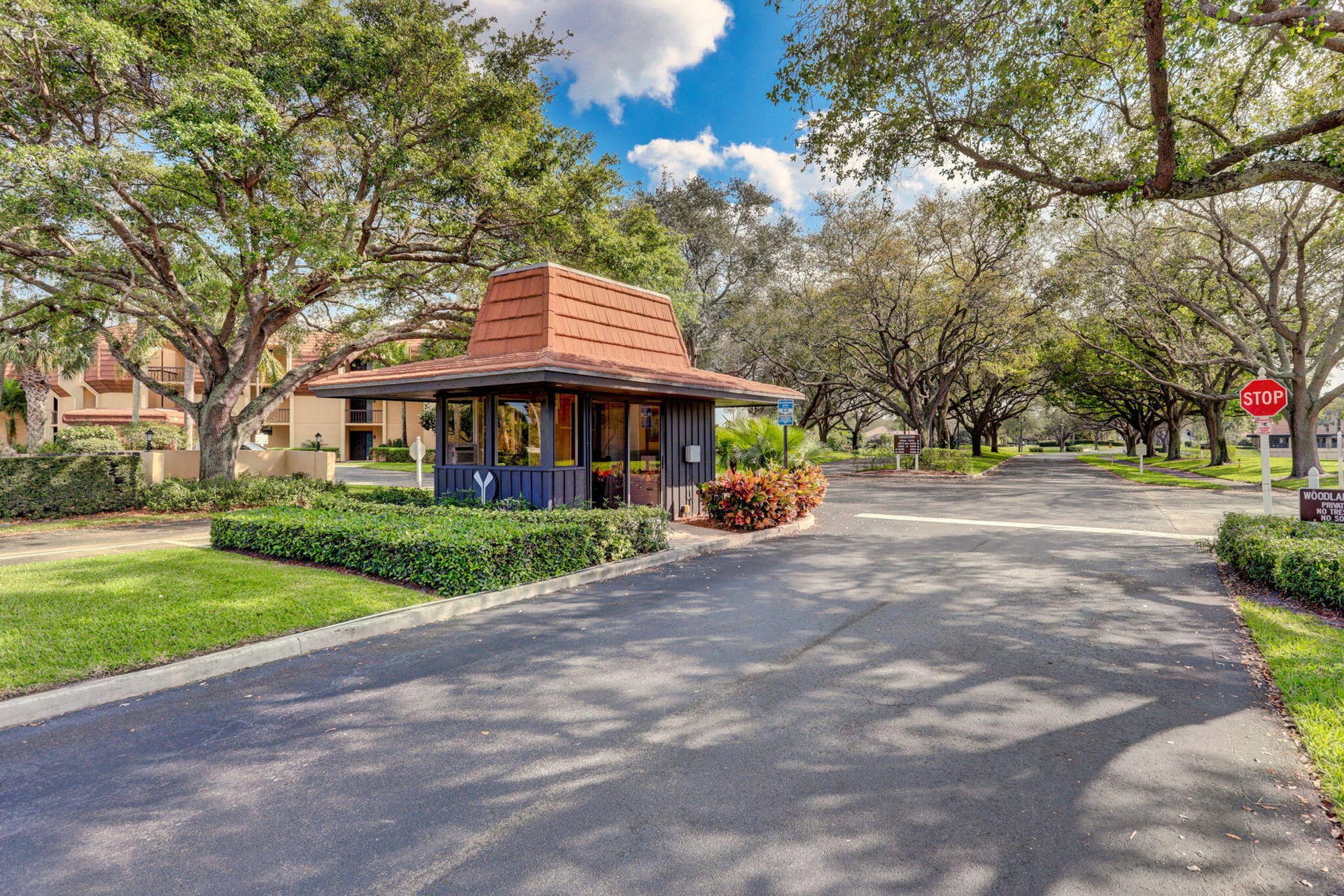5344 WOODLAND LAKES Drive, #225, Palm Beach Gardens, FL 33418 Woodland Lakes Gatehouse