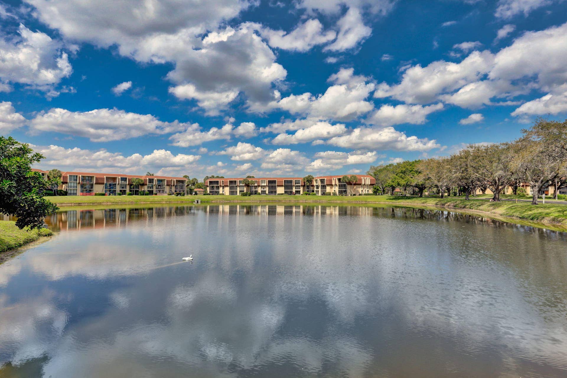 5344 WOODLAND LAKES Drive, #225, Palm Beach Gardens, FL 33418 Clubhouse View