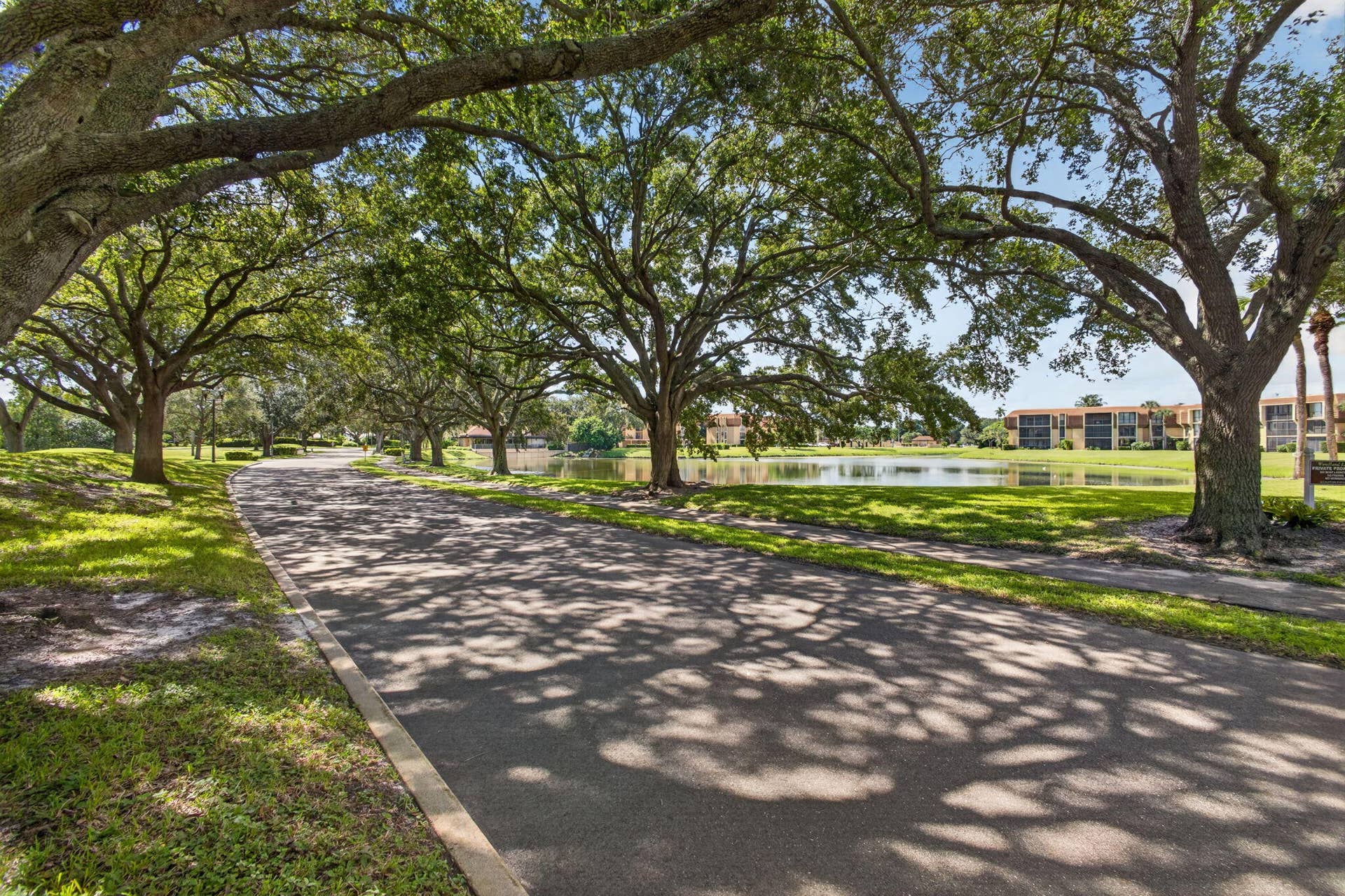 5344 WOODLAND LAKES Drive, #225, Palm Beach Gardens, FL 33418 Tree-lined streets