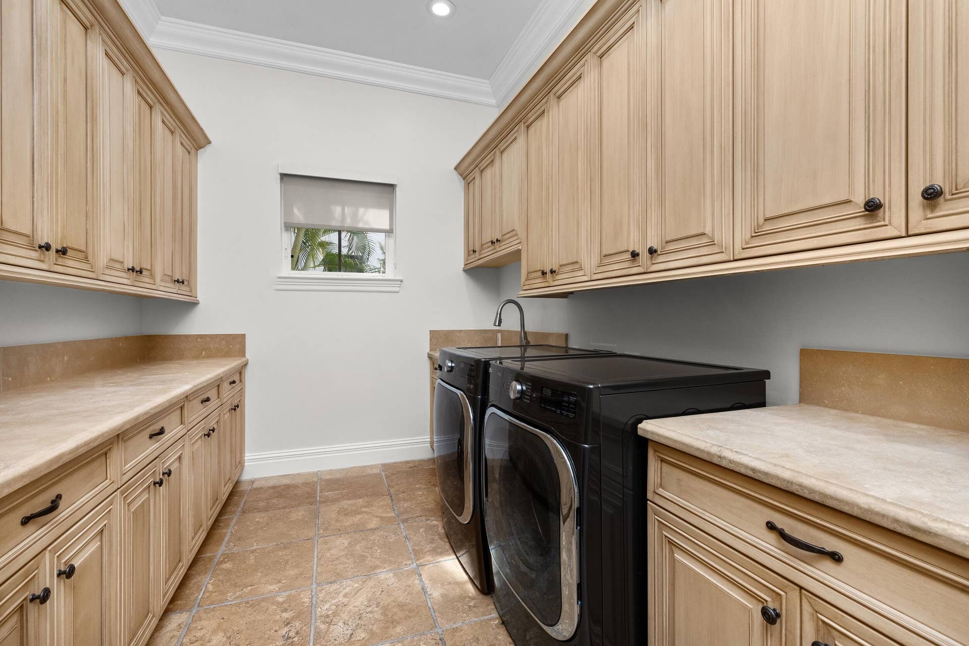 248-260 W Alexander Palm Road, Boca Raton, FL 33432 Laundry 1