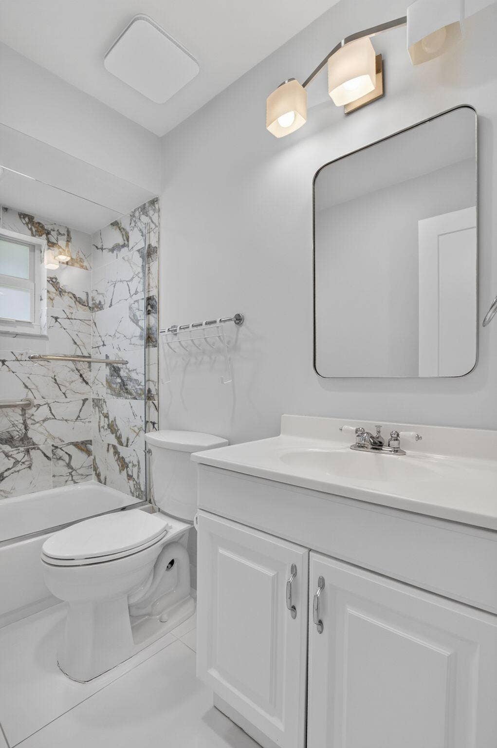 787 HAVANA Drive, Boca Raton, FL 33487 Guest Bathroom