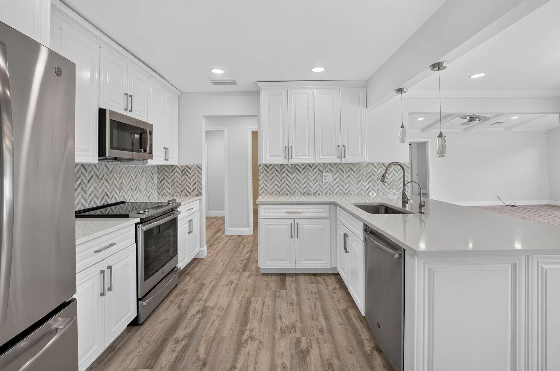 787 HAVANA Drive, Boca Raton, FL 33487 kitchen
