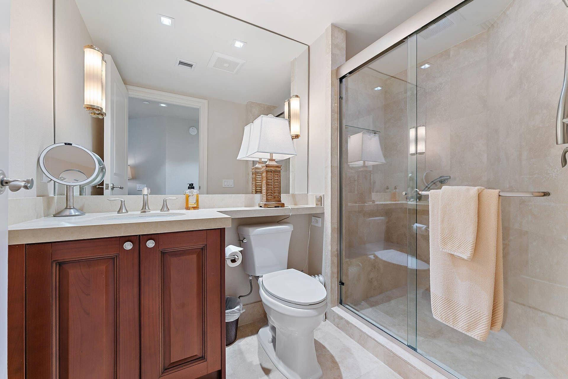 2700 N Ocean Drive, #2304b, Singer Island, FL 33404 Second Bathroom
