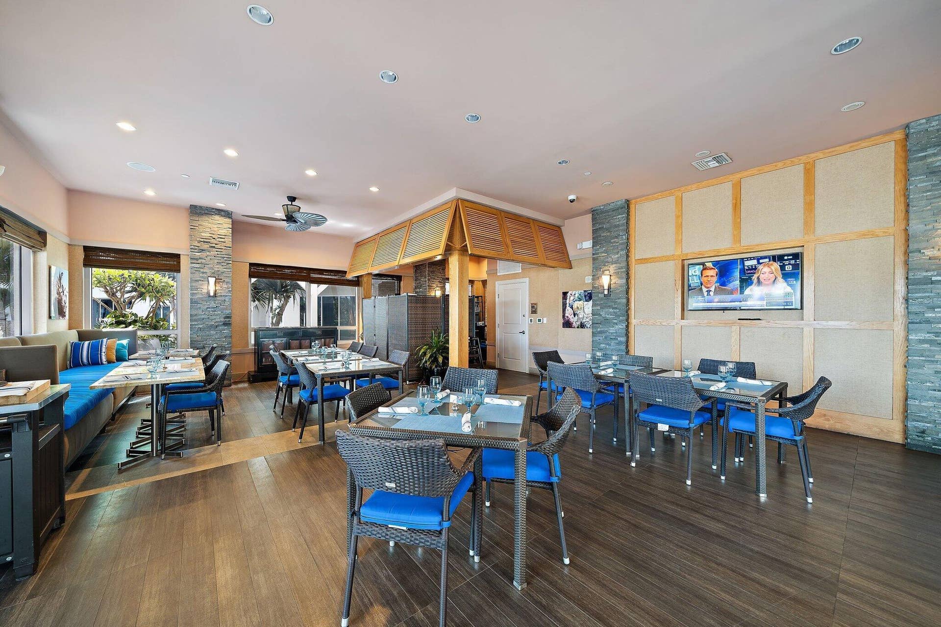 2700 N Ocean Drive, #2304b, Singer Island, FL 33404 Private Restaurant