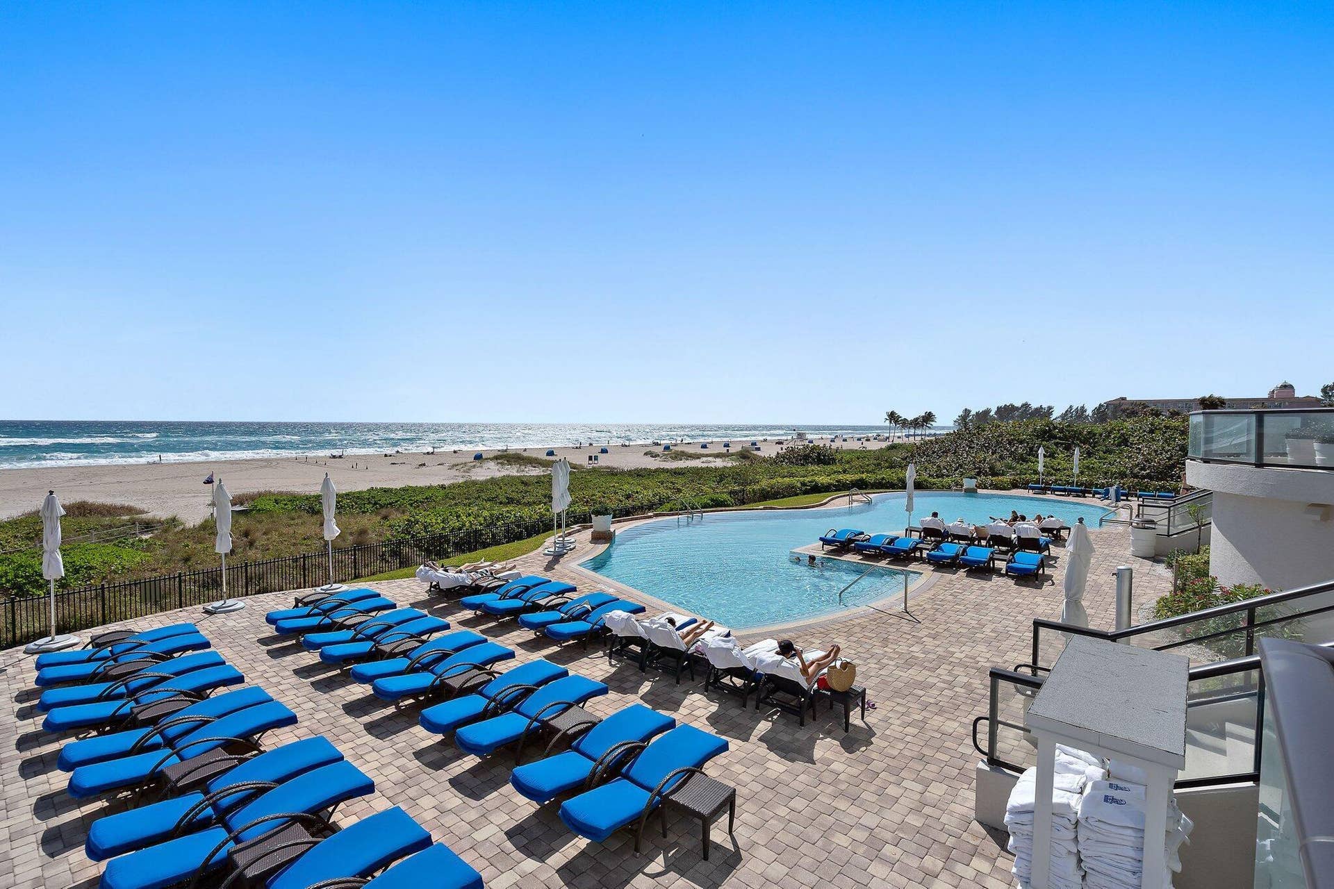 2700 N Ocean Drive, #2304b, Singer Island, FL 33404 Oceanfront pool
