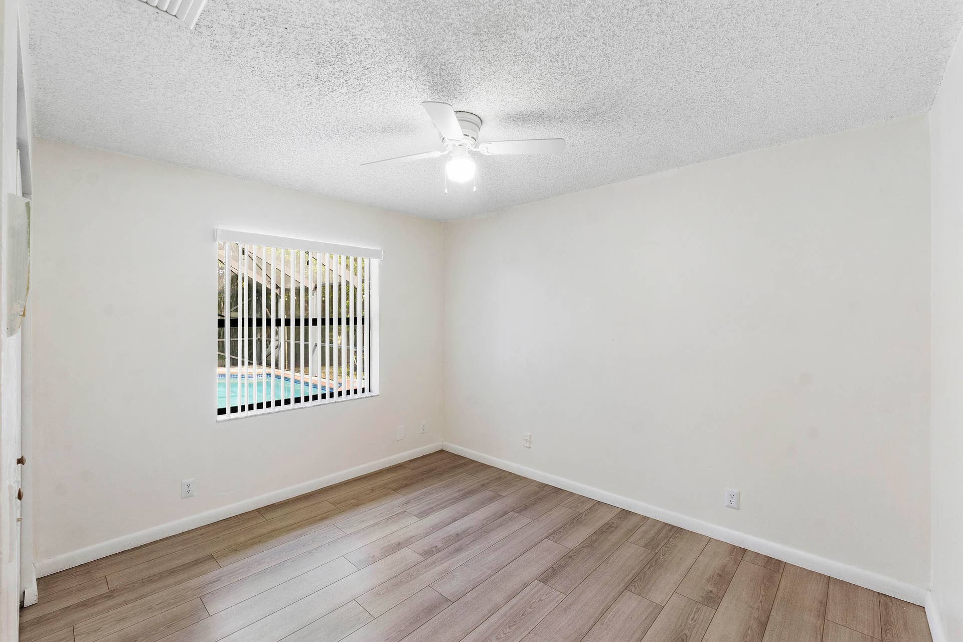 11932 nw 2nd st_053