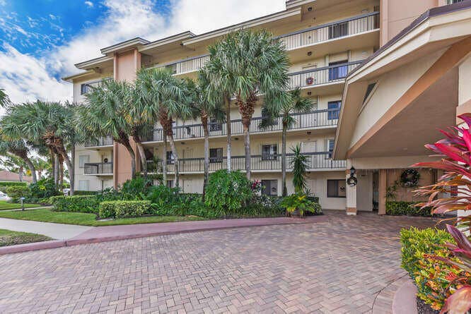 1401 Tidal Pointe Blvd Apt 202-small-001