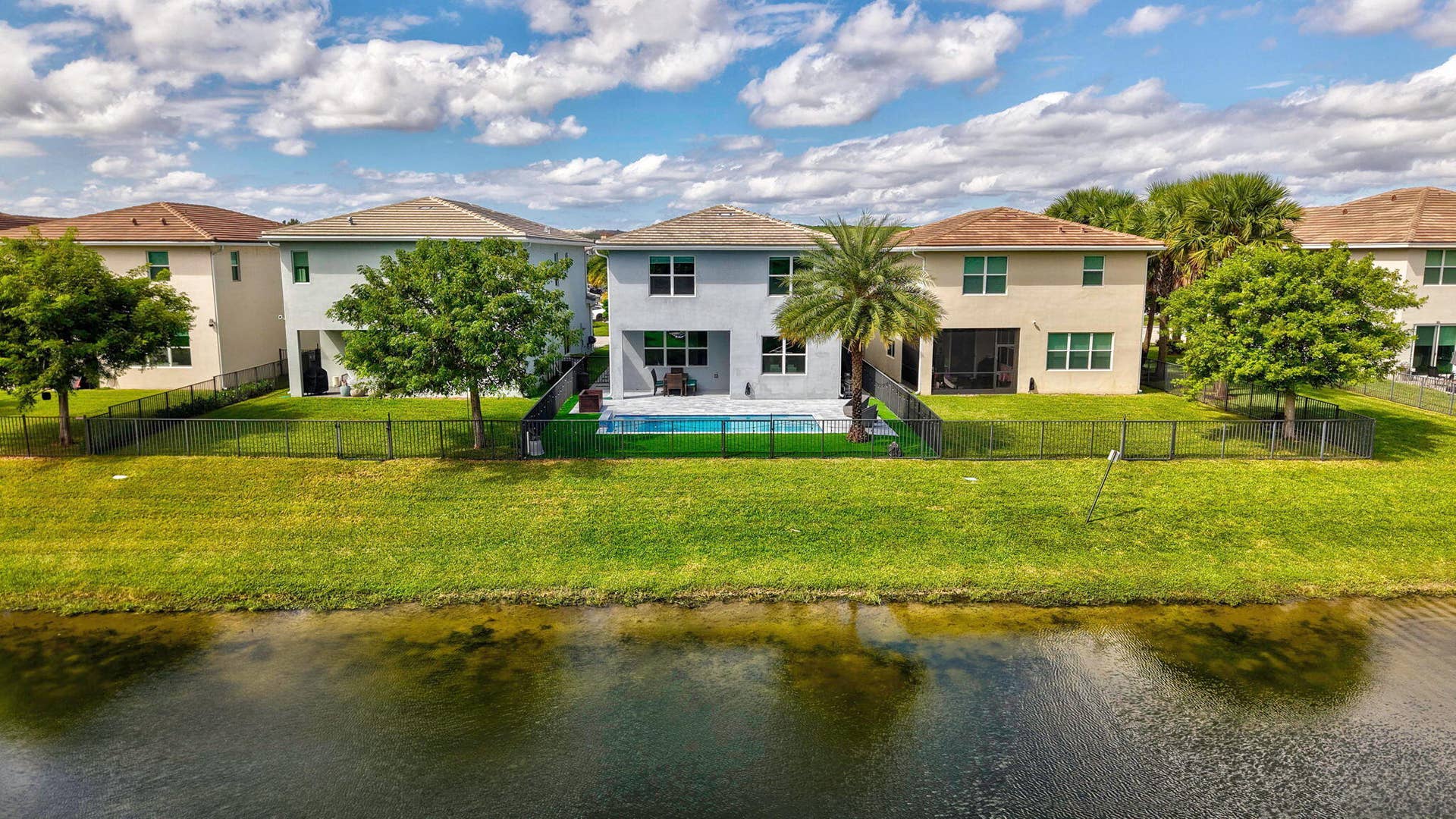4228 VELEIROS Avenue, Deerfield Beach, FL 33064 46-web-or-mls-DJI_20261014115145_0452_D_