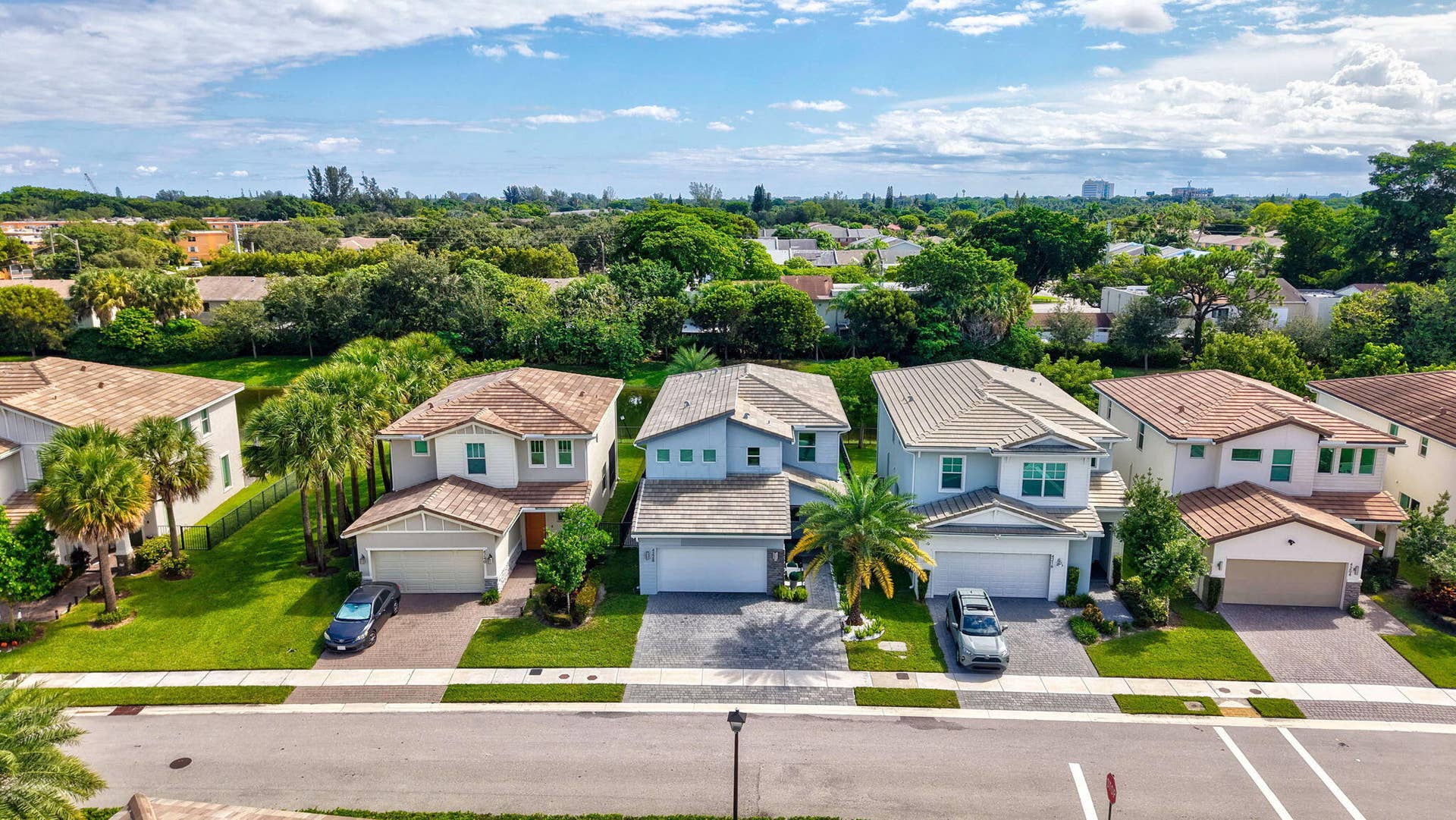 4228 VELEIROS Avenue, Deerfield Beach, FL 33064 37-web-or-mls-DJI_20261014115000_0407_D_