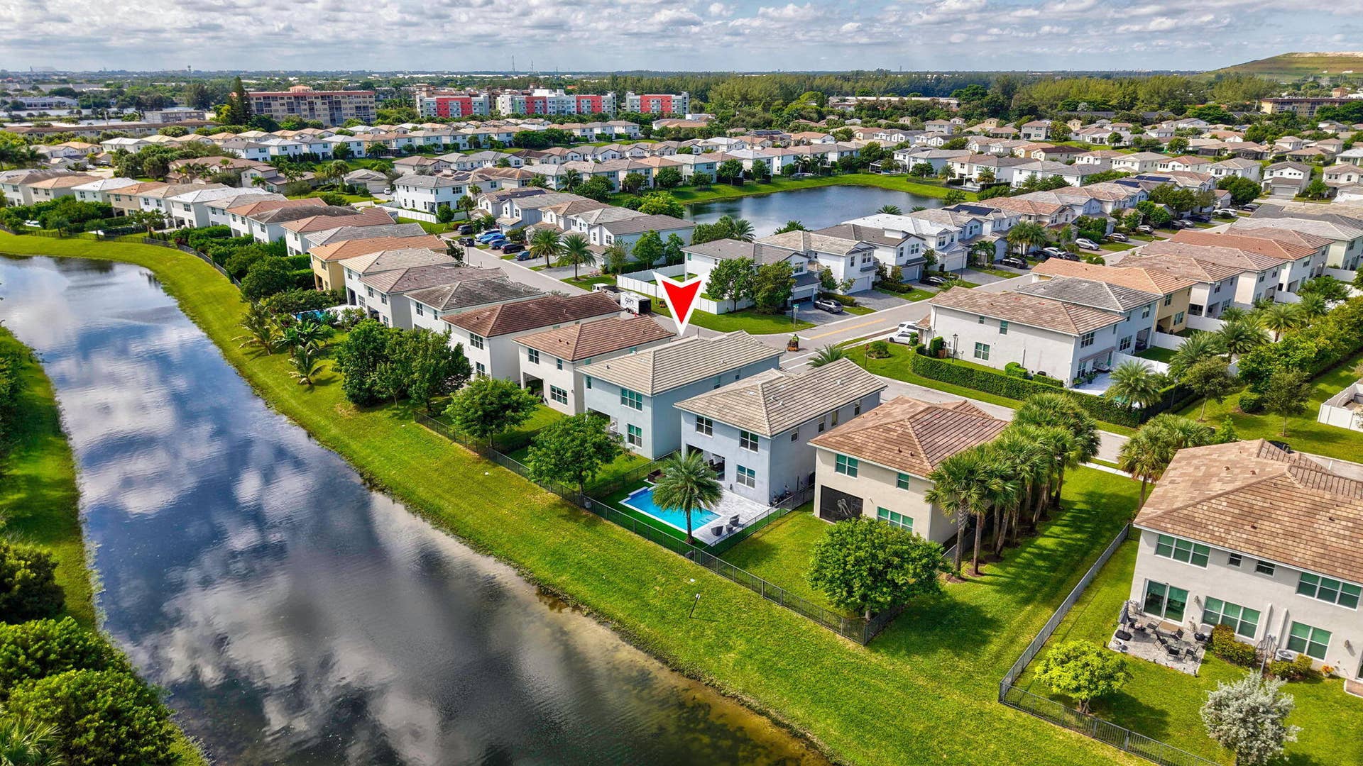 4228 VELEIROS Avenue, Deerfield Beach, FL 33064 42-web-or-mls-DJI_20261014115057_0432_D_