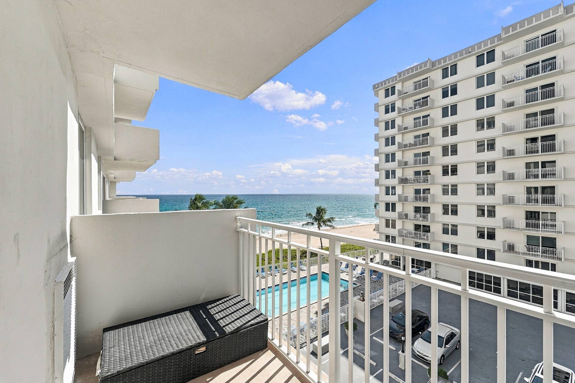 23_balcony