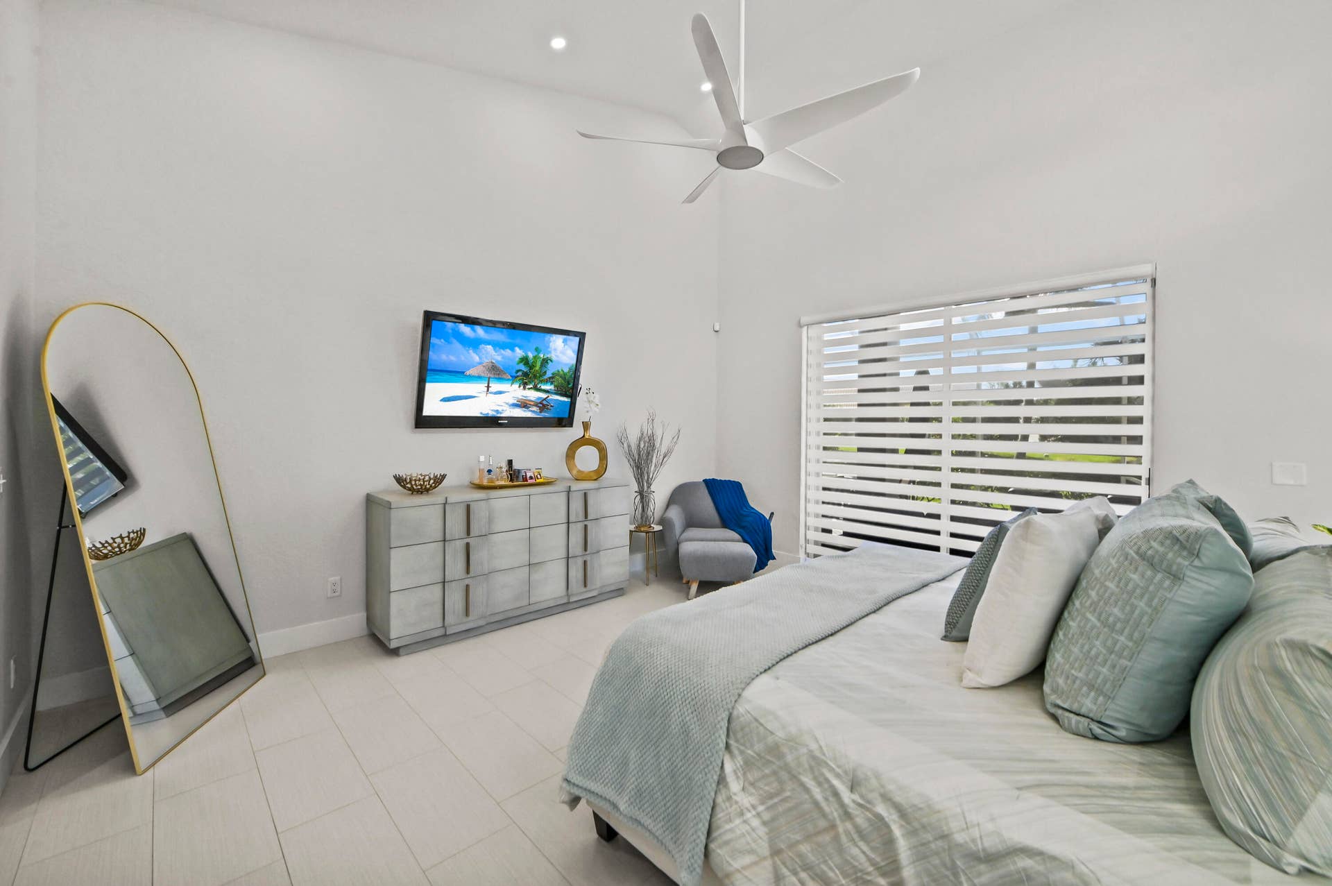 37 Bedroom 03