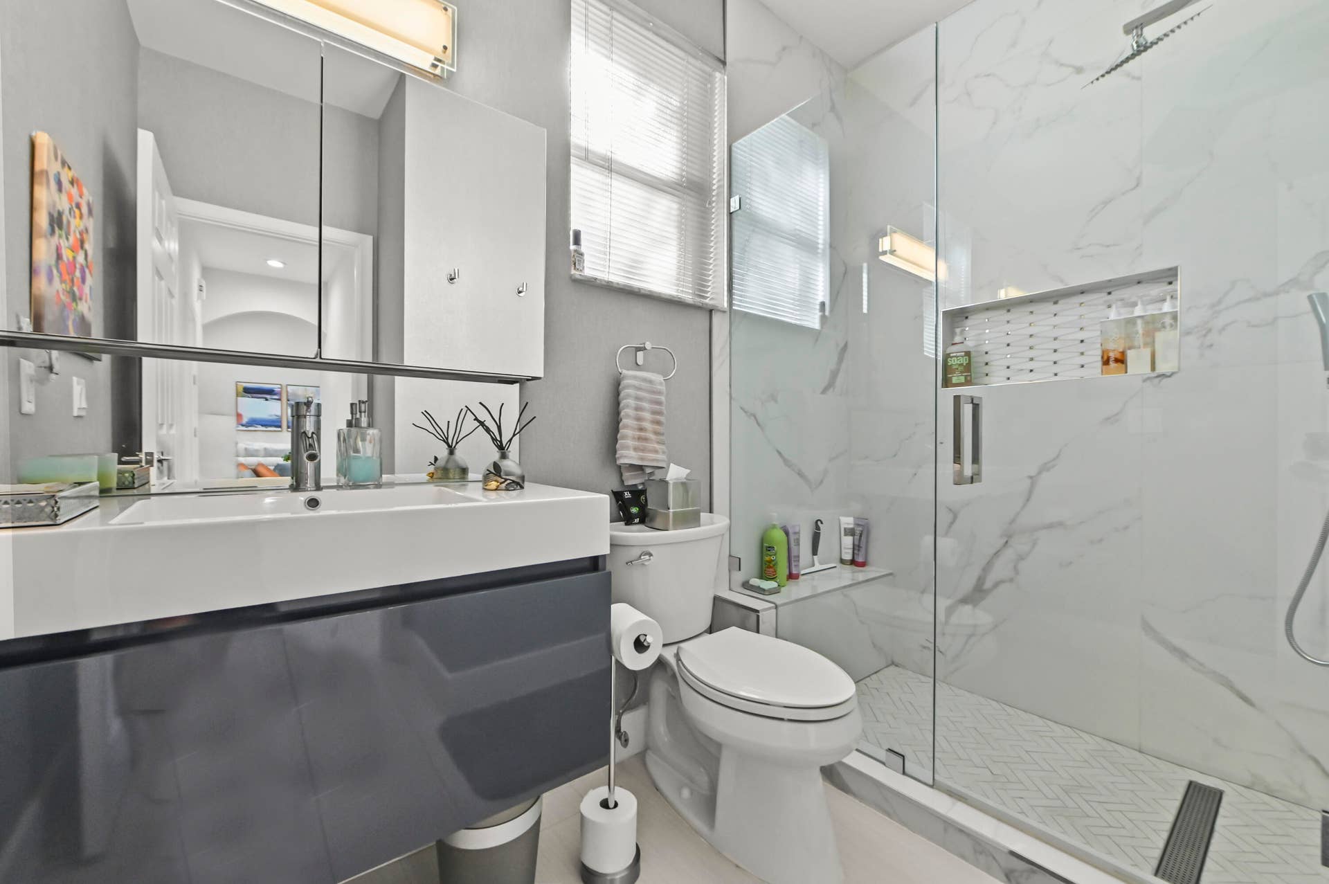 26 Bathroom 01