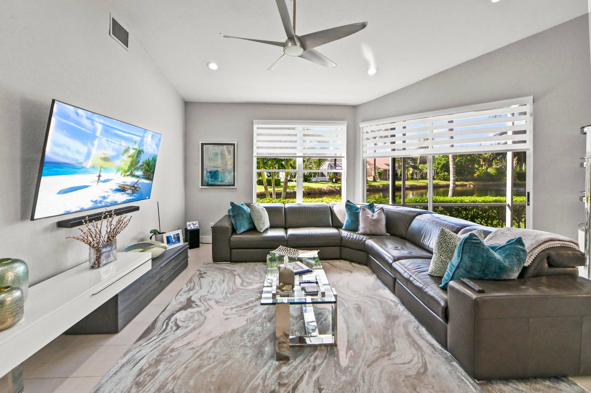 20 Family room 01