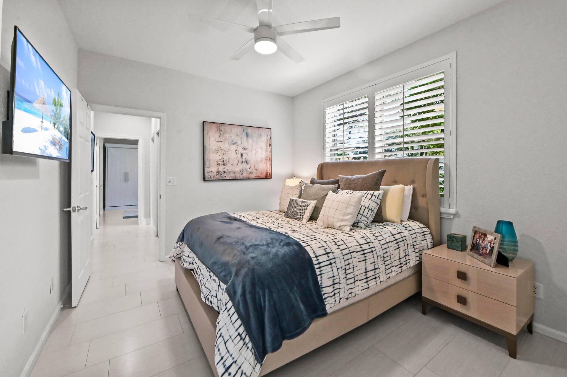 28 Bedroom 02