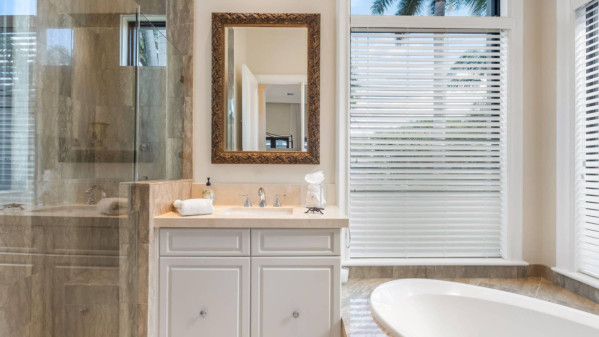 1014 Grand Court, Highland Beach, FL 33487 Main Floor Ensuite Bath #2