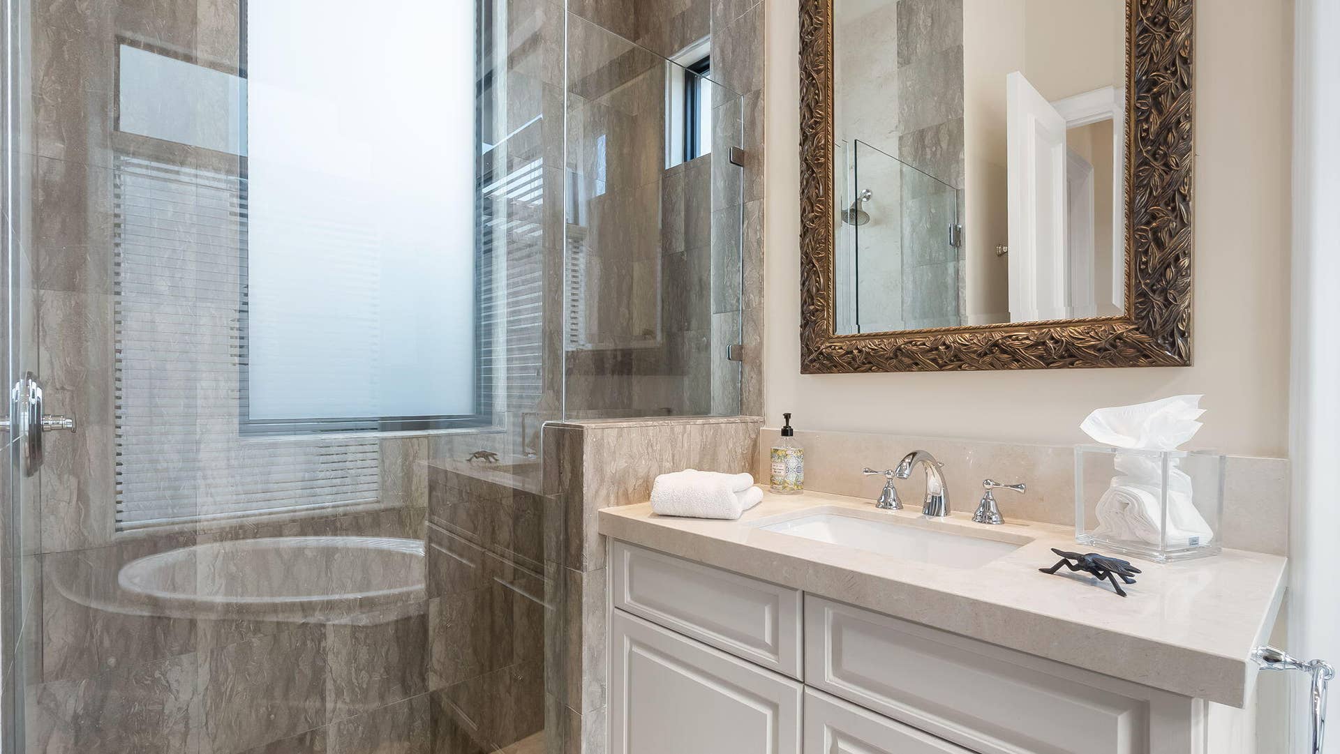 1014 Grand Court, Highland Beach, FL 33487 Main Floor Ensuite Bath #2
