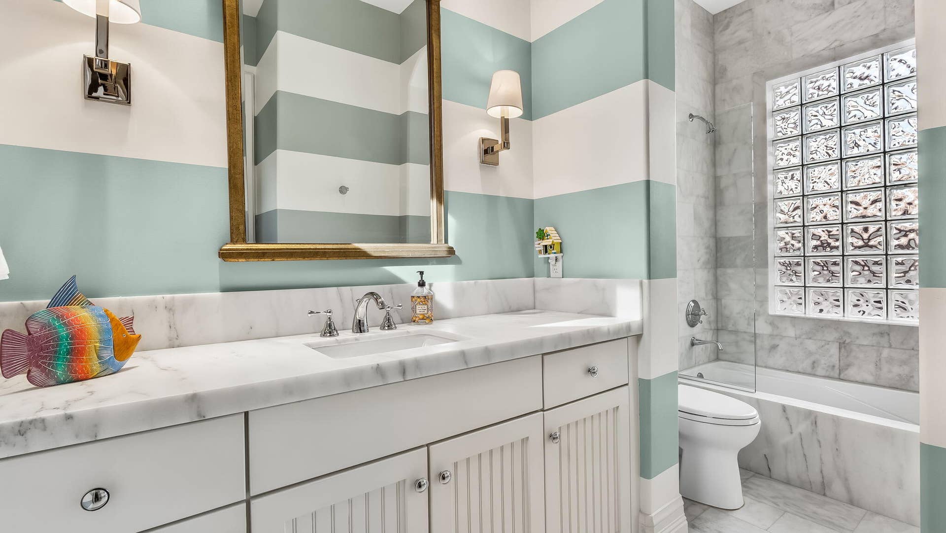 1014 Grand Court, Highland Beach, FL 33487 Guest Bath #3