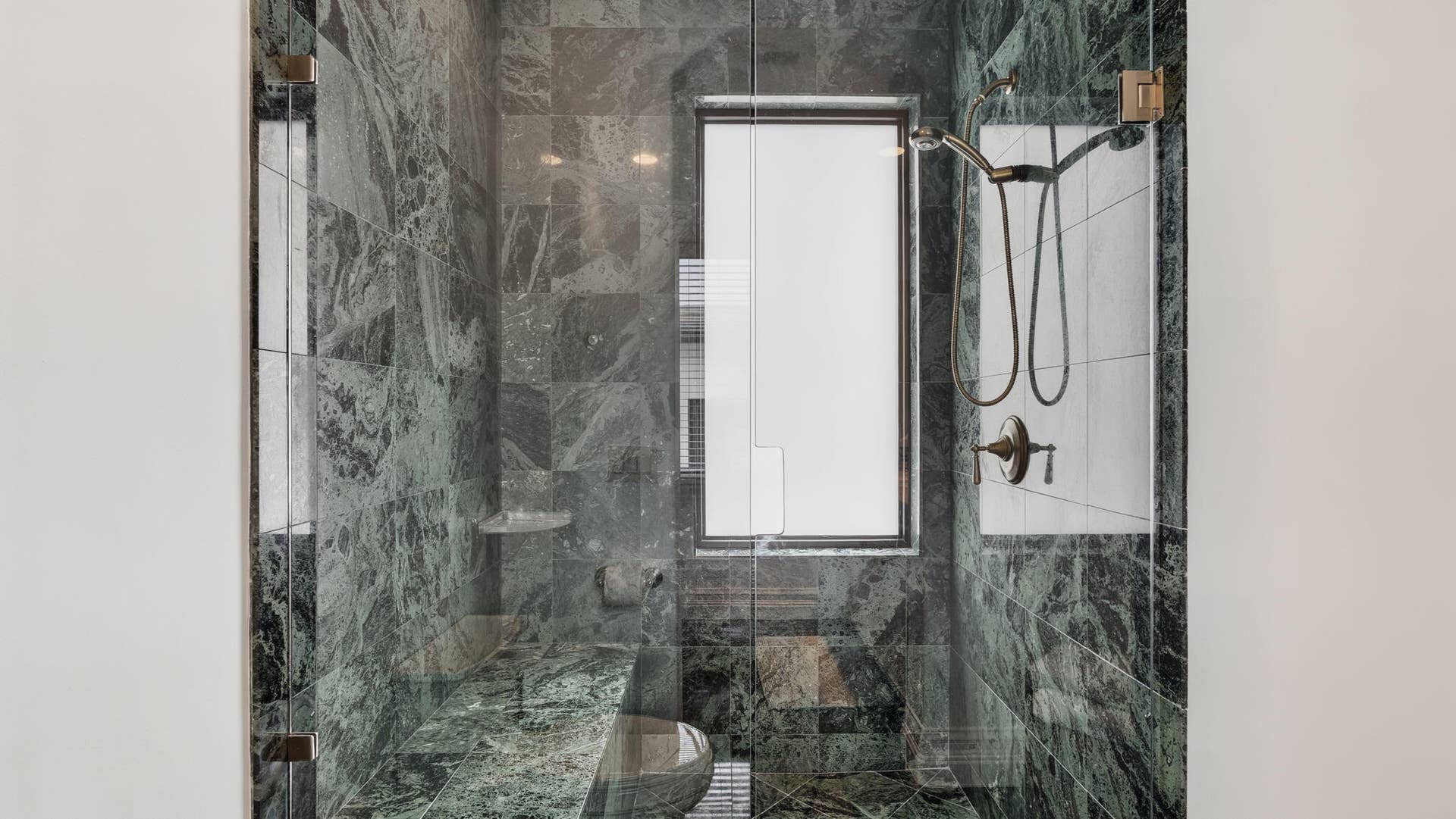 1014 Grand Court, Highland Beach, FL 33487 Guest Bath #4