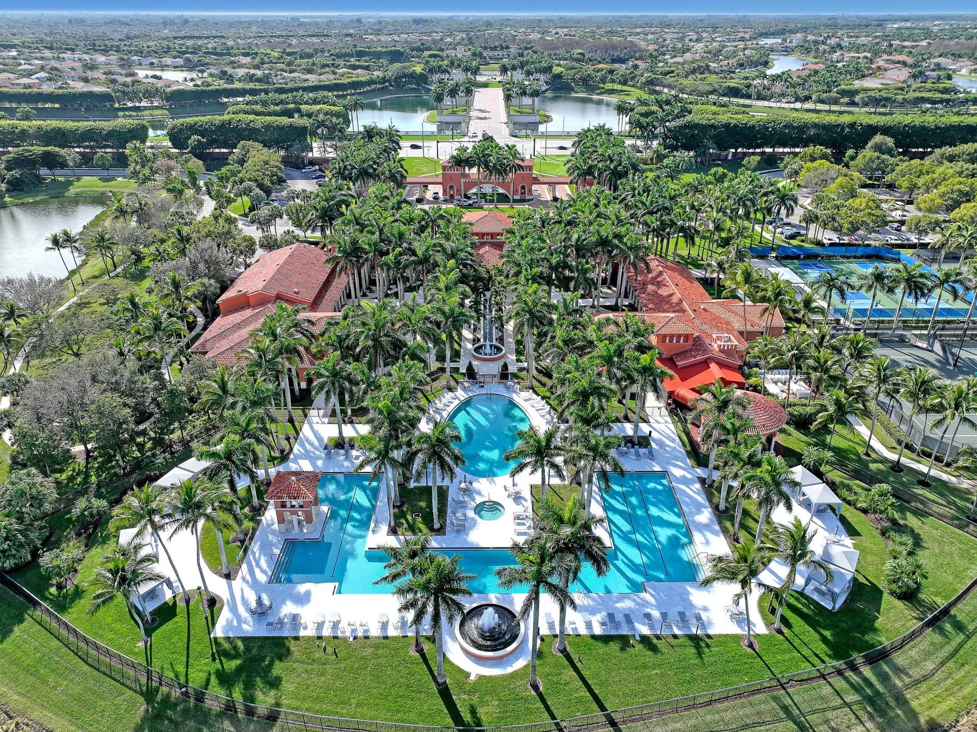 8933 Via Brilliante, #8933, Wellington, FL 33411 Aerial of Clubhouse grounds