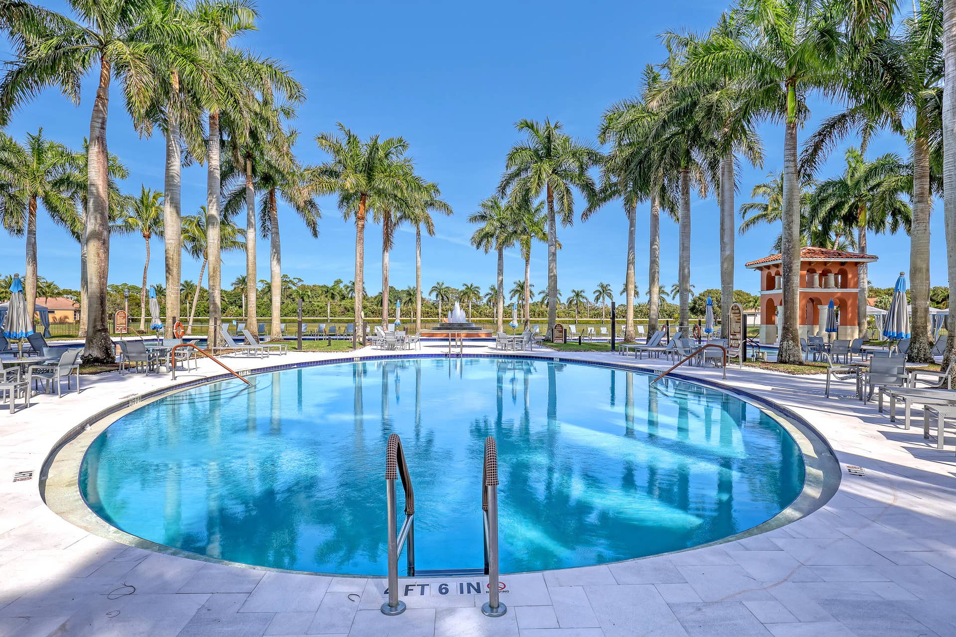 8933 Via Brilliante, #8933, Wellington, FL 33411 center pool and hot tub