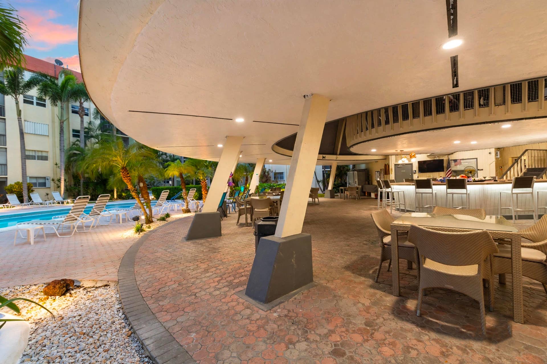 5300 NE 24TH Terrace, #422C, Fort Lauderdale, FL 33308 twilight 2