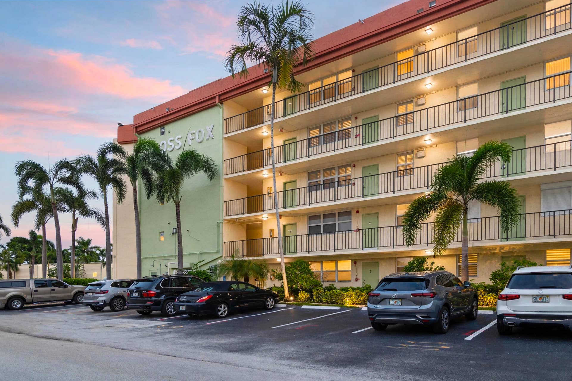 5300 NE 24TH Terrace, #422C, Fort Lauderdale, FL 33308 twilight