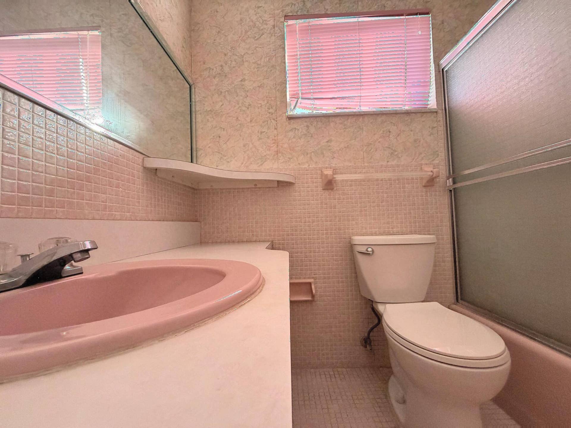 2309 PARK Lane, #210, Hollywood, FL 33021 Main Bath