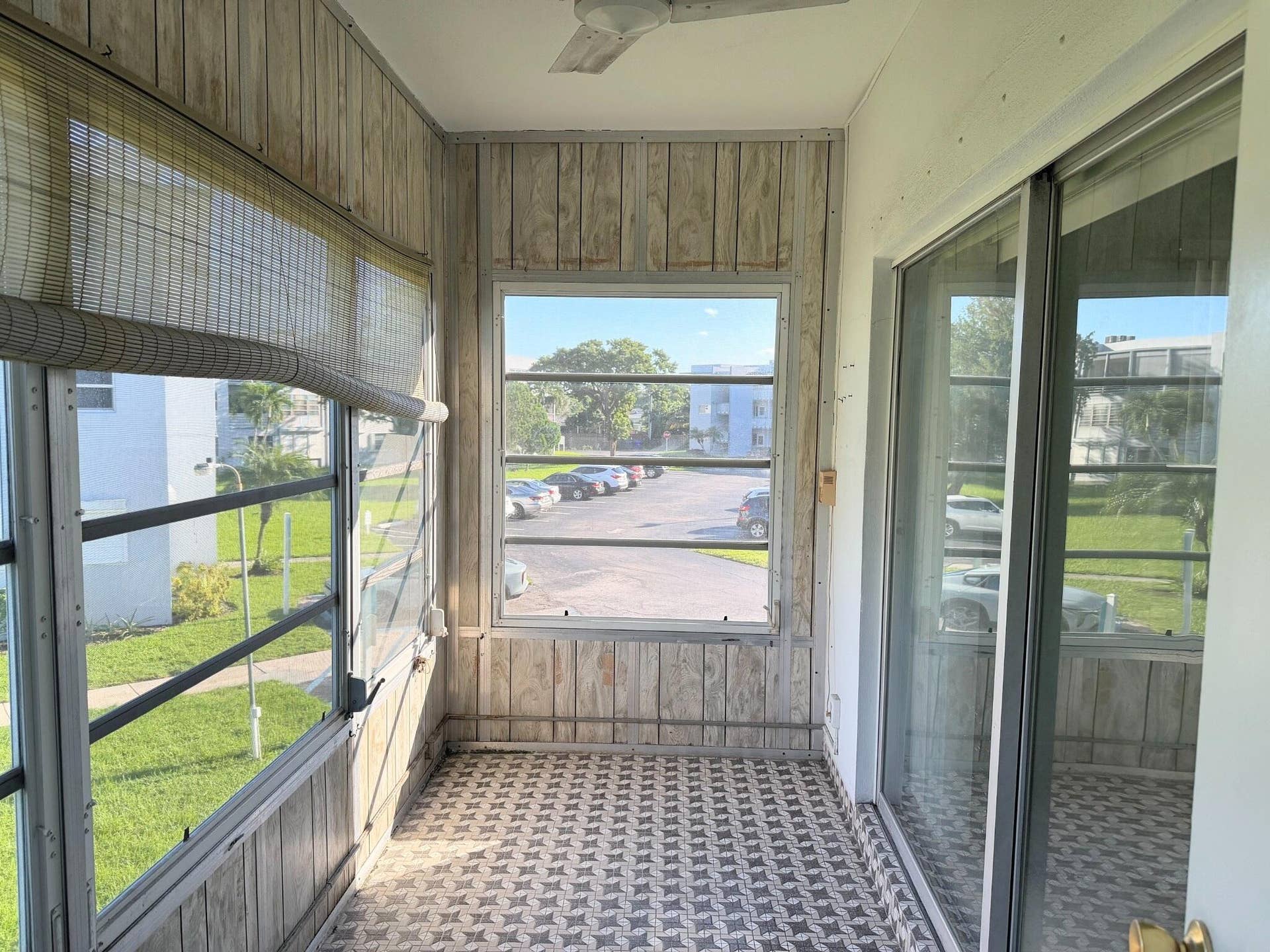 2309 PARK Lane, #210, Hollywood, FL 33021 Sunroom