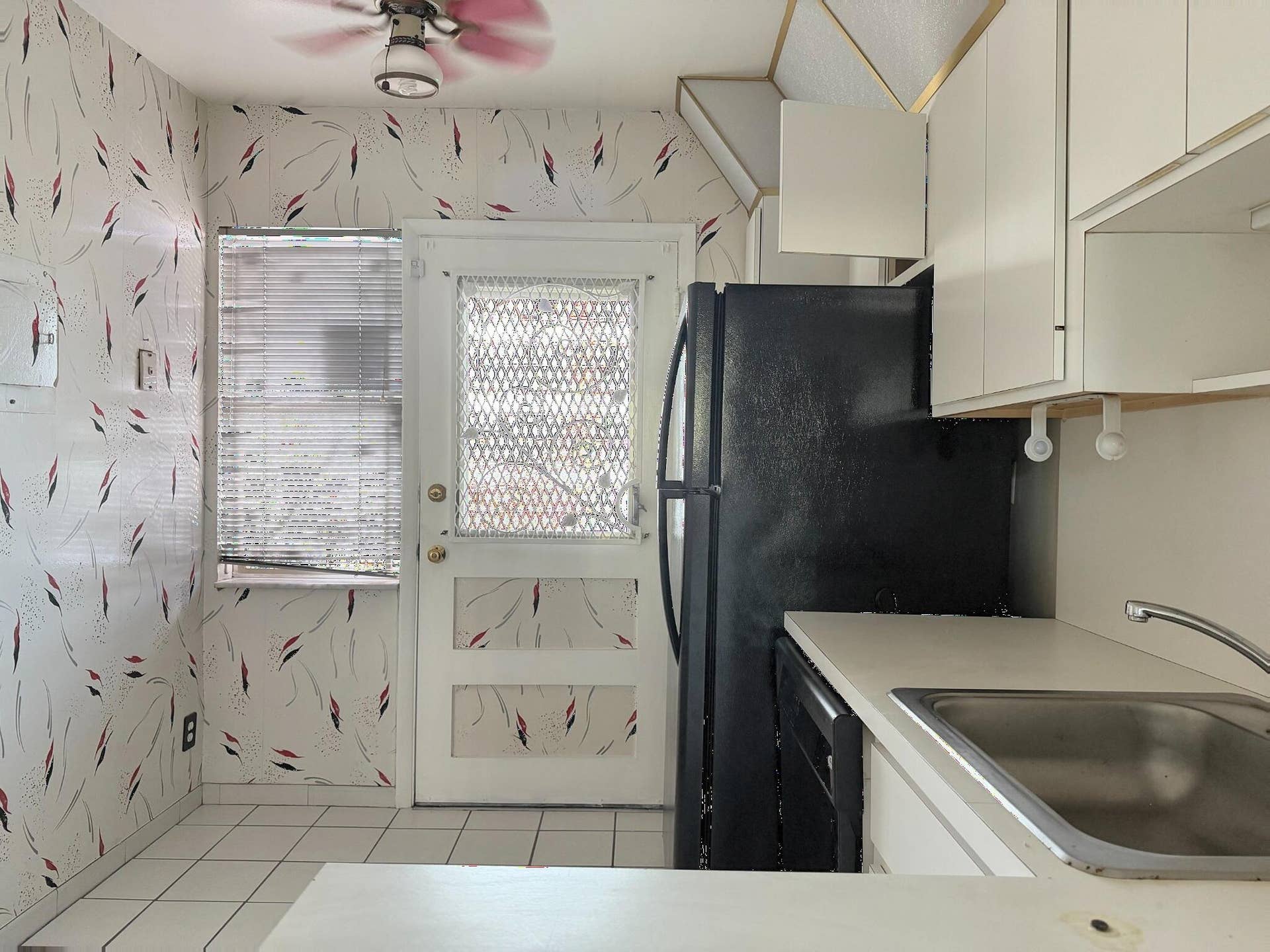 2309 PARK Lane, #210, Hollywood, FL 33021 Kitchen view