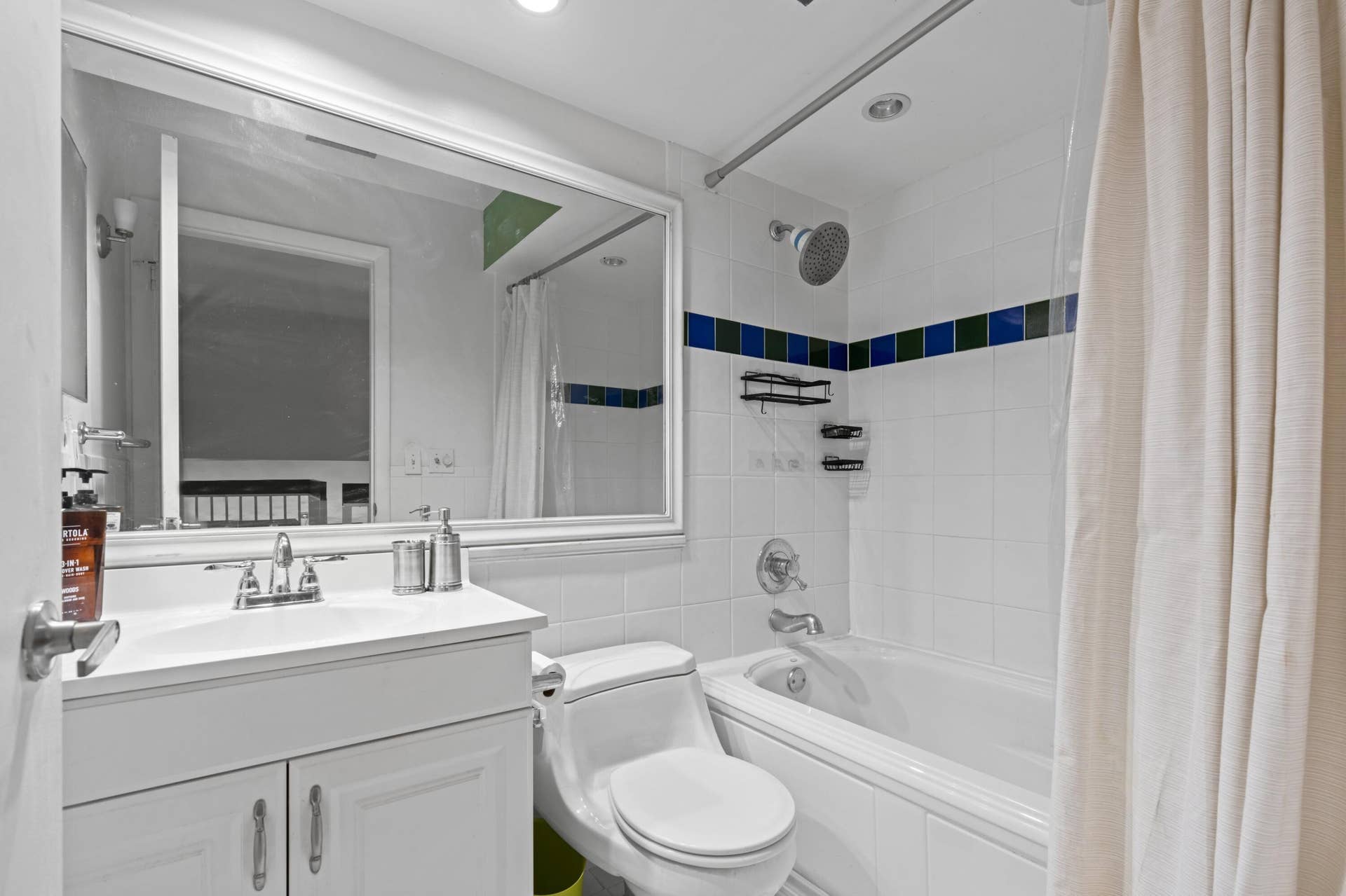 21589 Casa Monte Court, Boca Raton, FL 33433 Full Bathroom #2