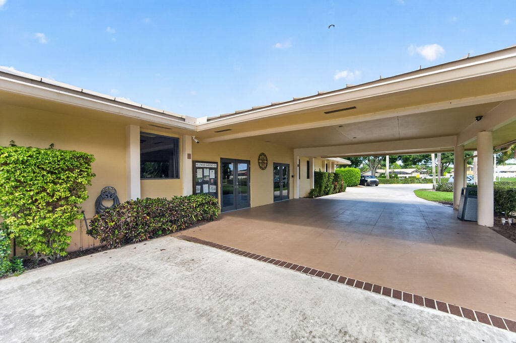 5950 Golden Eagle Circle, Palm Beach Gardens, FL 33418 Clubhouse