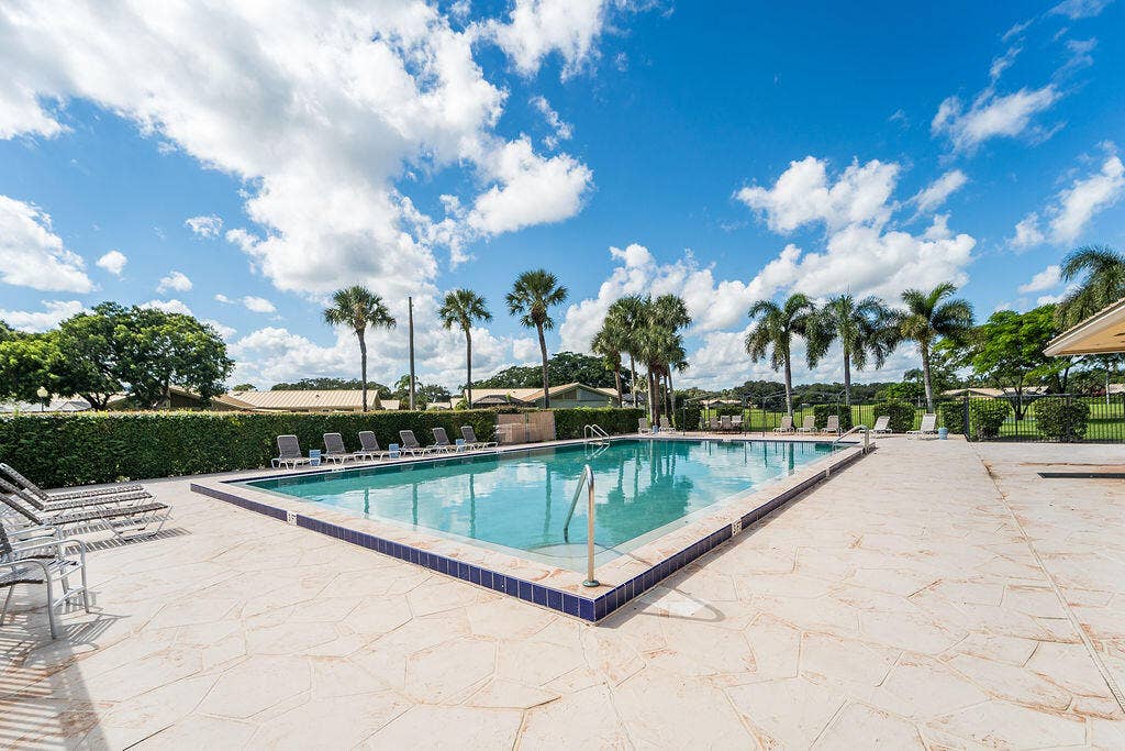 5950 Golden Eagle Circle, Palm Beach Gardens, FL 33418 Community Pool