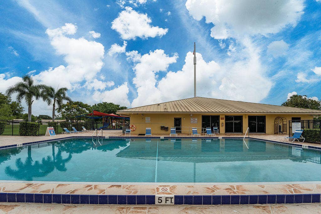 5950 Golden Eagle Circle, Palm Beach Gardens, FL 33418 Community Pool