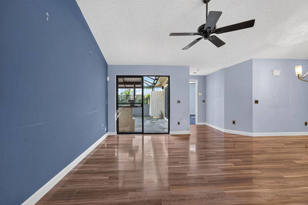 5950 Golden Eagle Circle, Palm Beach Gardens, FL 33418 Living Room