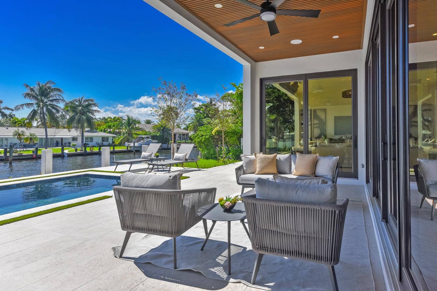 2856 NE 26th Street, Fort Lauderdale, FL 33305 058-016-2856 NE 26th St-1498x1000