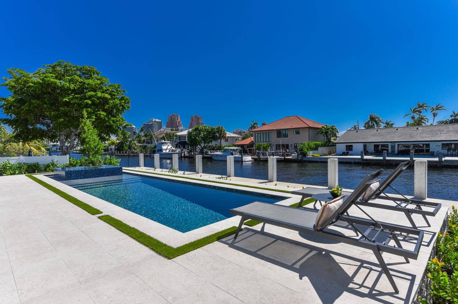 2856 NE 26th Street, Fort Lauderdale, FL 33305 062-018-2856 NE 26th St-1500x995