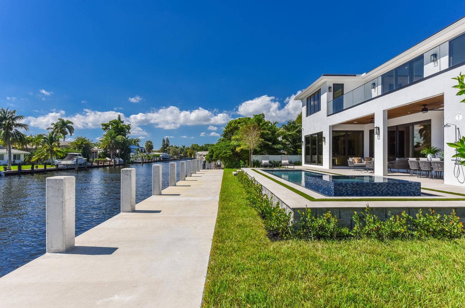 2856 NE 26th Street, Fort Lauderdale, FL 33305 071-004-2856 NE 26th St-1500x995