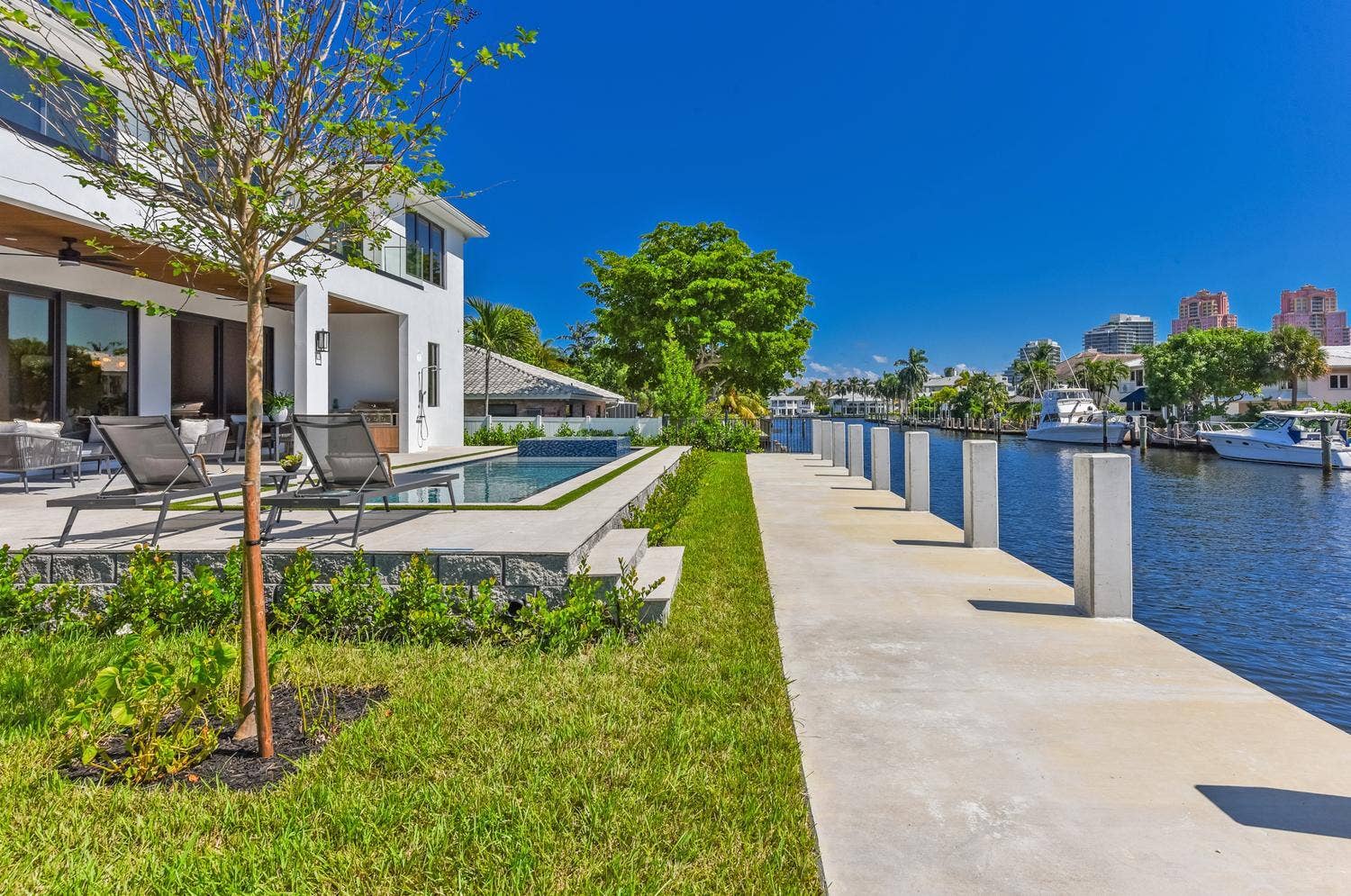 2856 NE 26th Street, Fort Lauderdale, FL 33305 073-010-2856 NE 26th St-1500x995