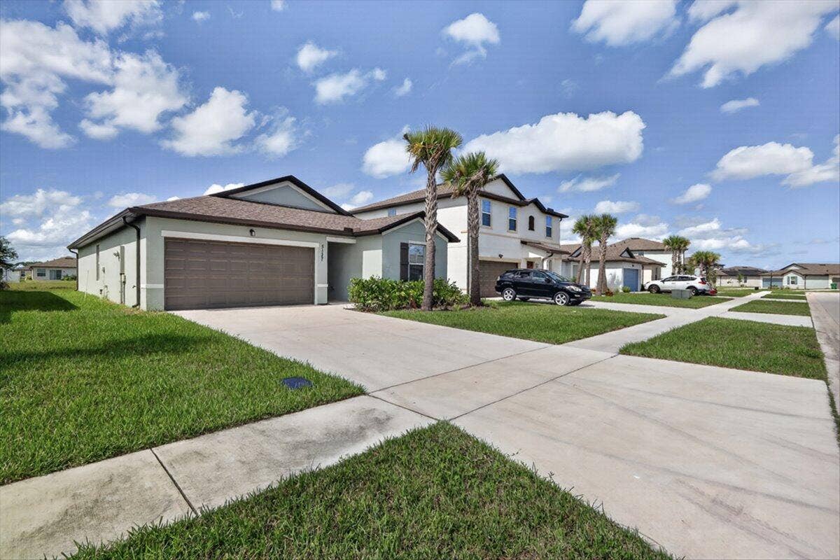 5127 MONTECRISTO Terrace, Fort Pierce, FL 34951 04-028_IMG_9402