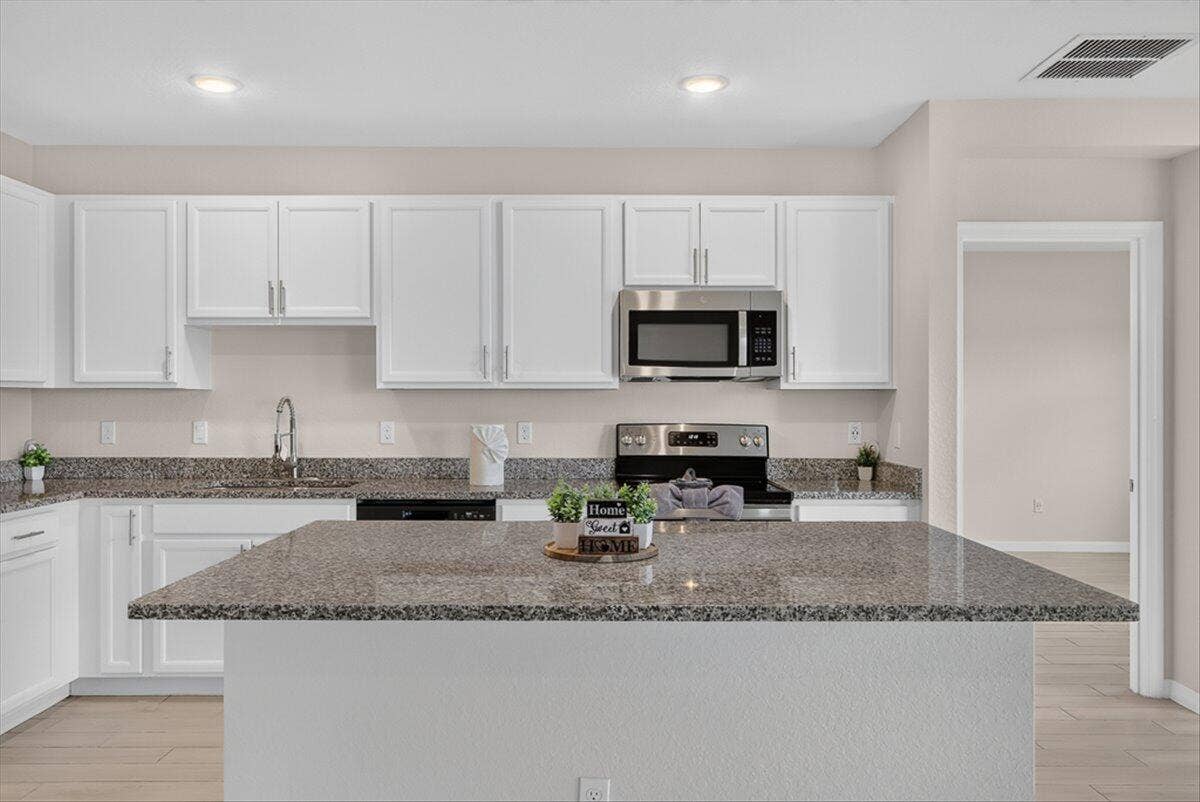 5127 MONTECRISTO Terrace, Fort Pierce, FL 34951 10-042_IMG_9237