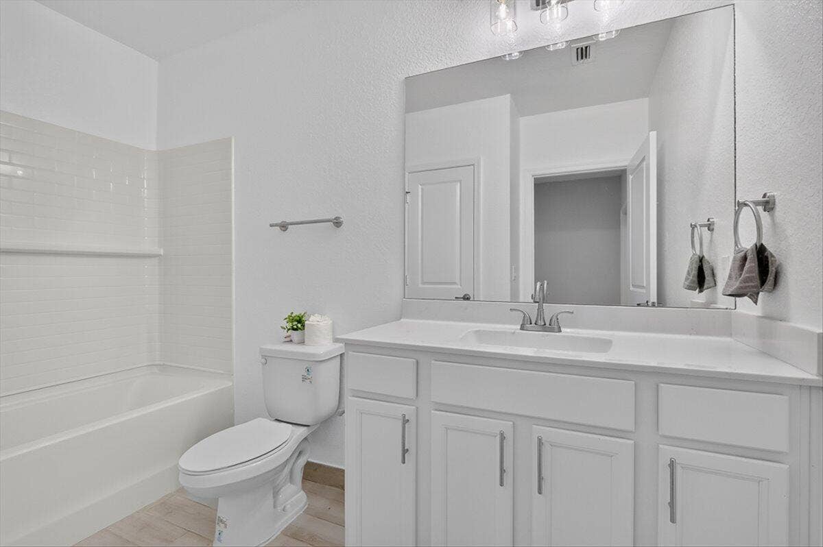 5127 MONTECRISTO Terrace, Fort Pierce, FL 34951 30-065_IMG_9354