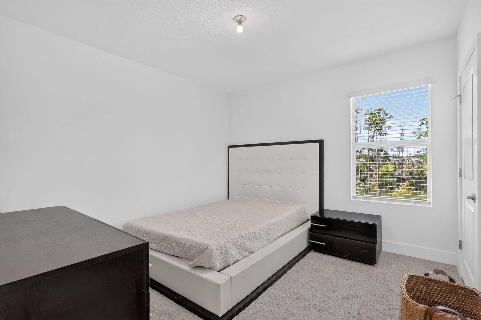 24_Guest Bedroom 4