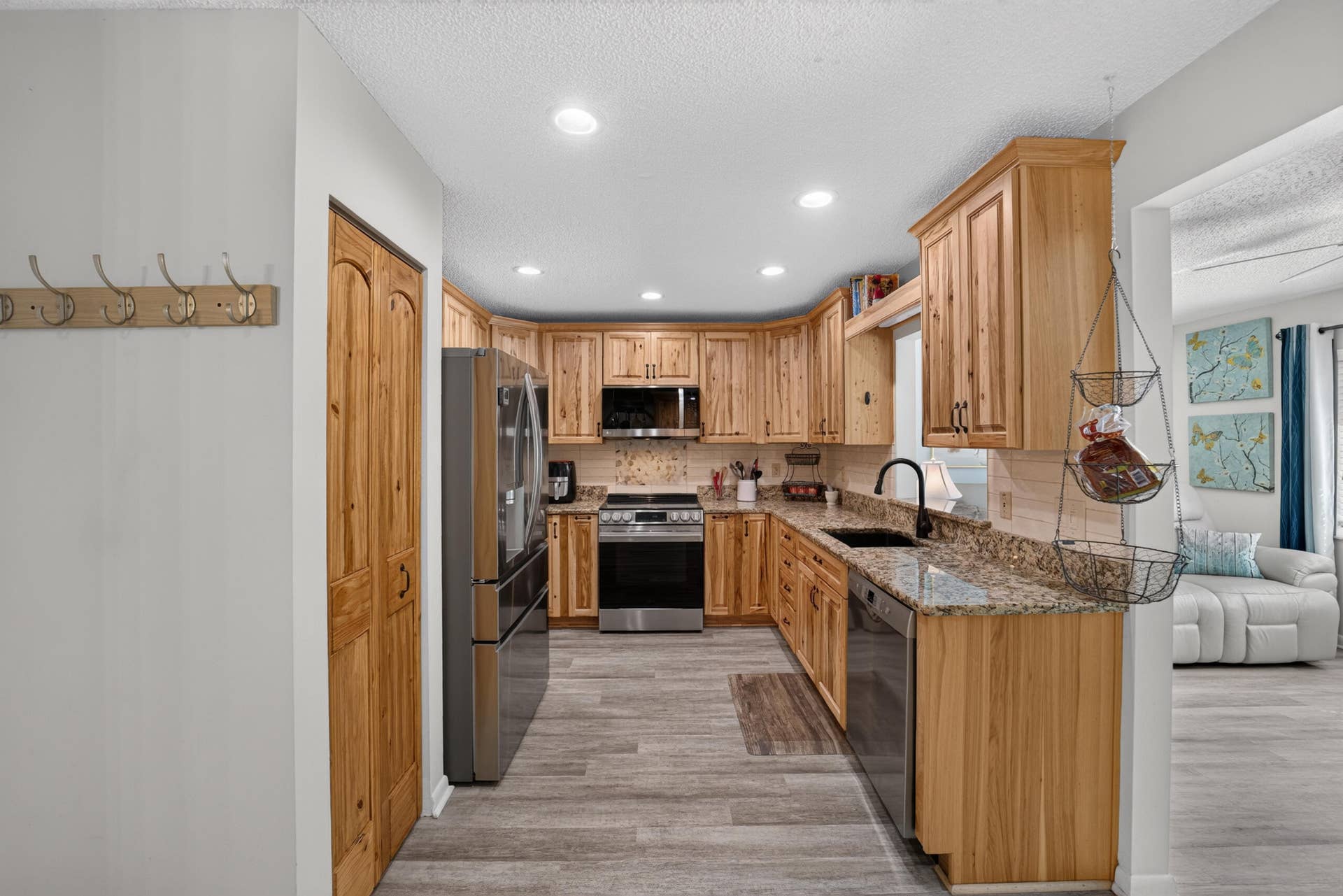 9675 SW 85th Avenue, #B, Ocala, FL 34481 Remodeled Kitchen 2022