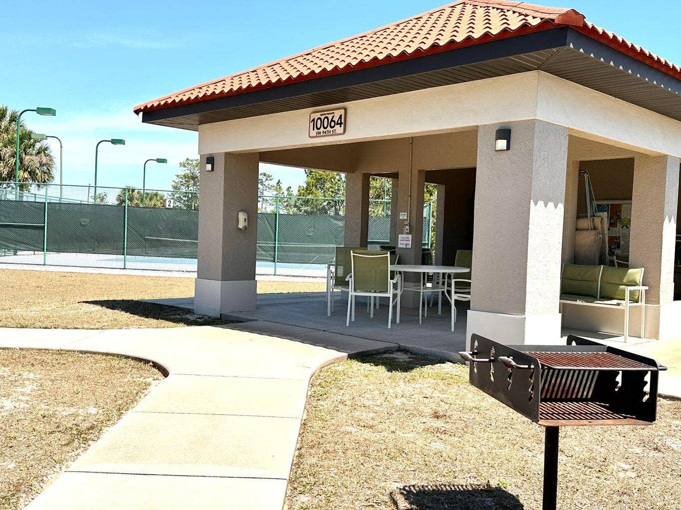 9675 SW 85th Avenue, #B, Ocala, FL 34481 OTOW Barbecue